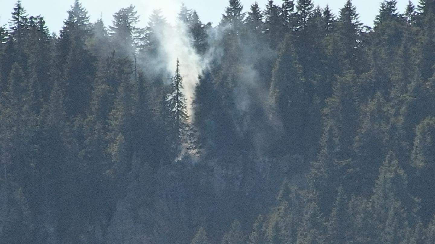 Požiar vypukol v neprístupnom teréne v 5. stupni ochrany prírody v katastri obce Hriňová.