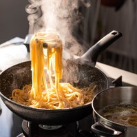 Nem kell olaj a vízbe! A tésztafőzés 6 buktatója – és a profi trükkök, amikkel mindet elkerülheti