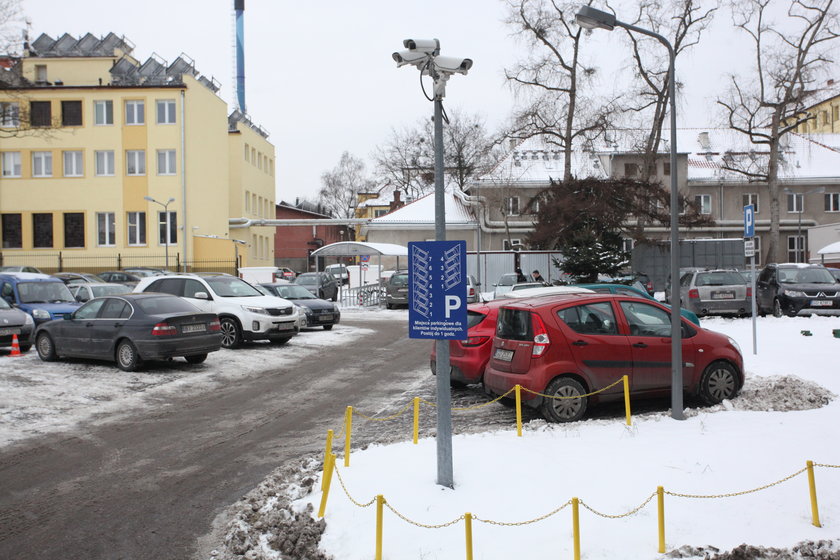 Parking przed urzędem miasta w Gdańsku 