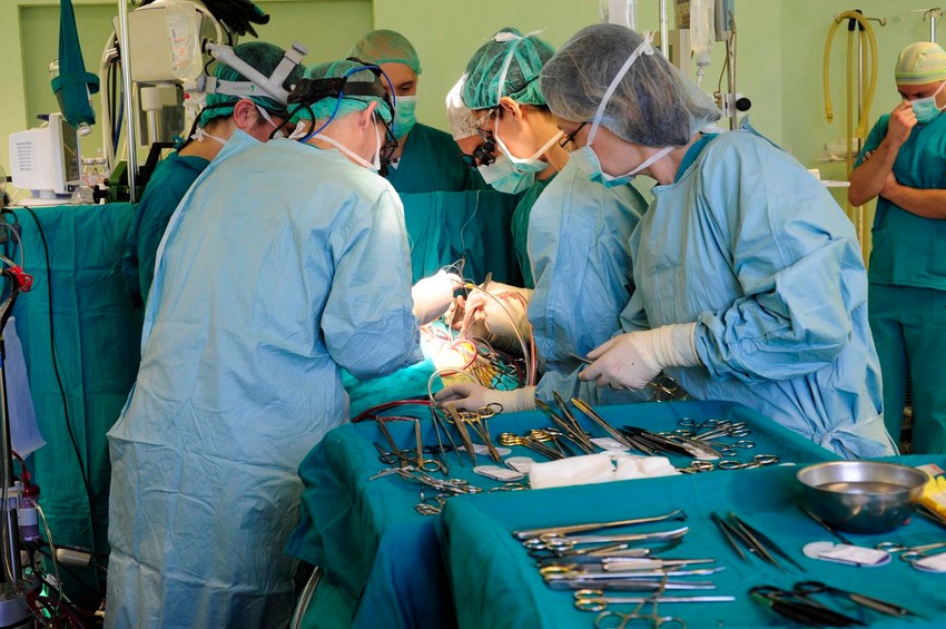 Prof Kristofer Berd operisaće još troje dece