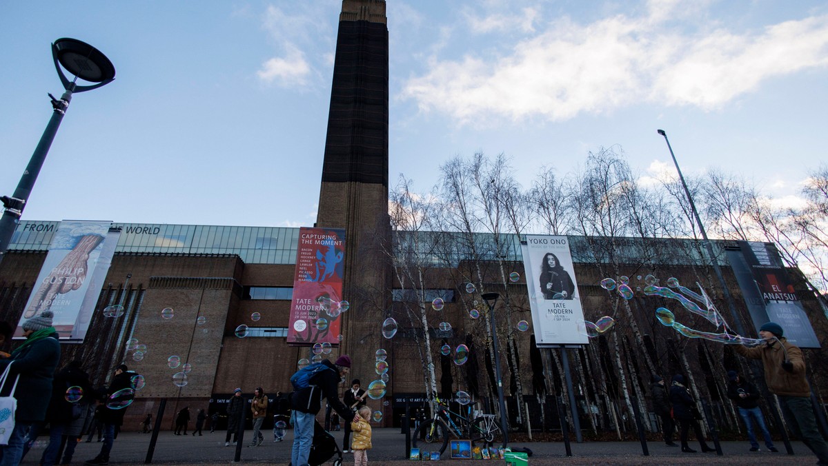 Mężczyzna wypadł z budynku Tate Modern w Londynie. Nie udało się go uratować