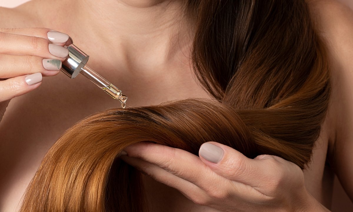 Ziołowa petarda do silnie wypadających włosów. Zastąpi ampułki i drogie wcierki