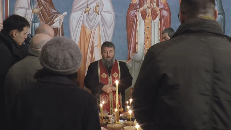 Veliki broj vernika u Čačku danas slavi Svetog Nikolu