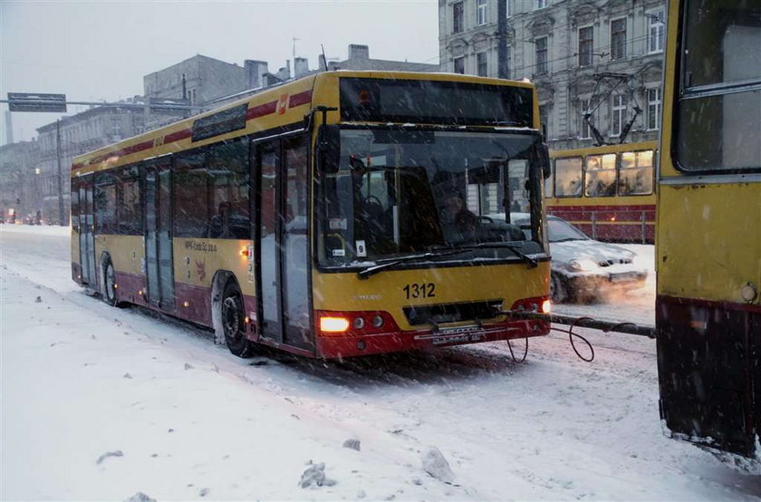 Zima znowu daje w kość. Wiele domów bez prądu