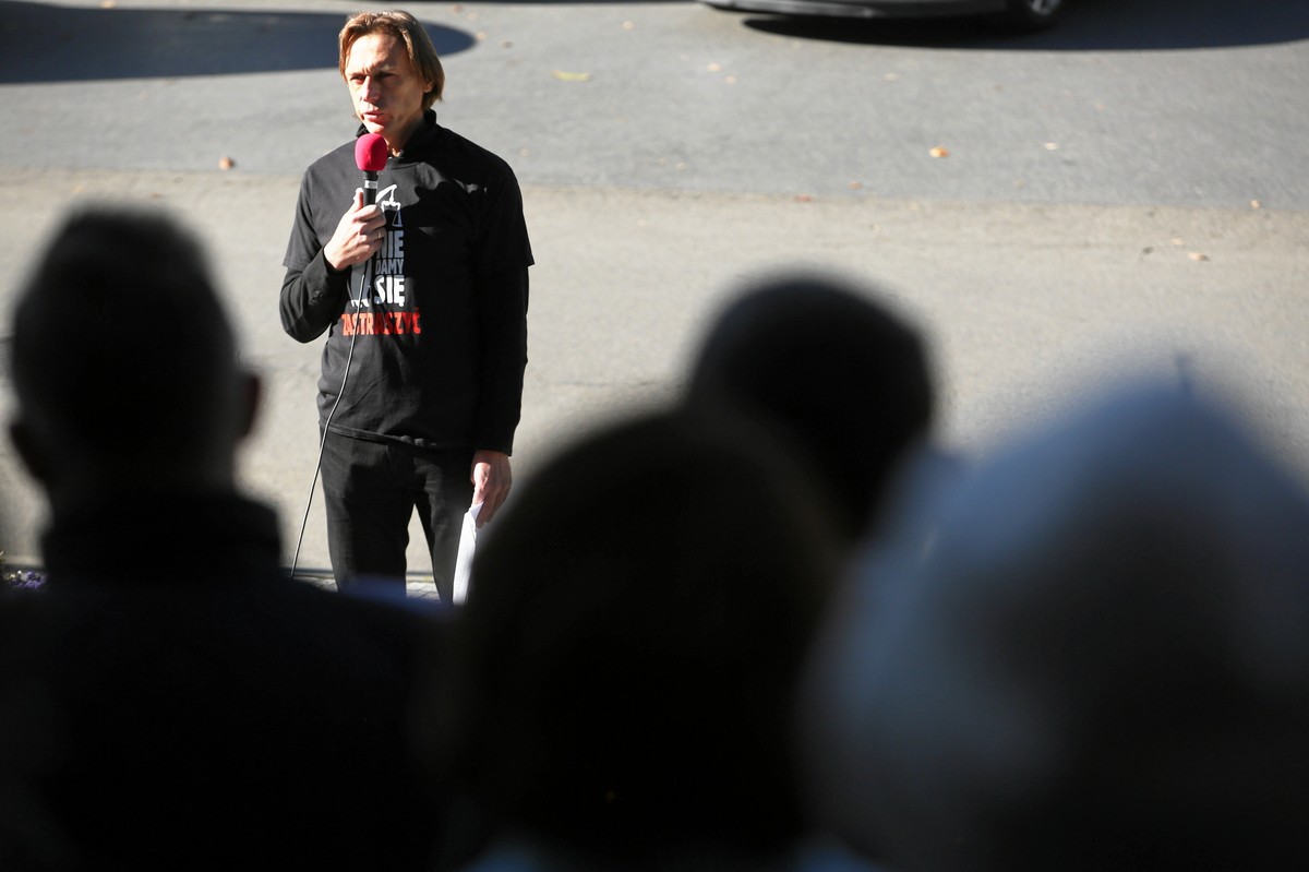 Sędzia Maciej Ferek podczas demonstracji w jego obronie