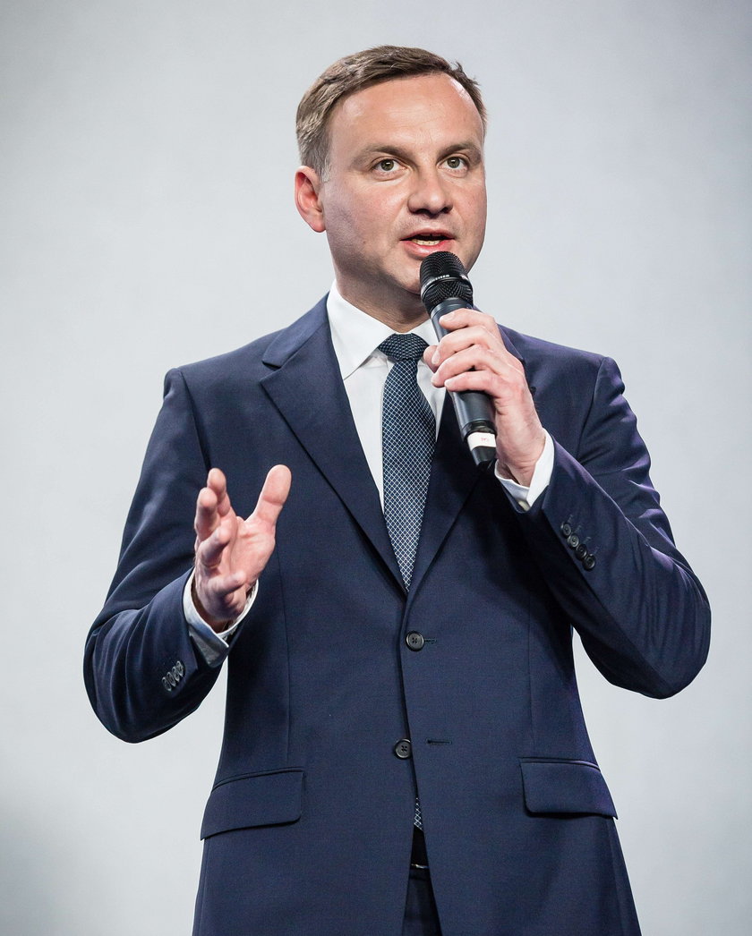 Cimoszewicz: Duda jest jak sprzedawca proszku do prania