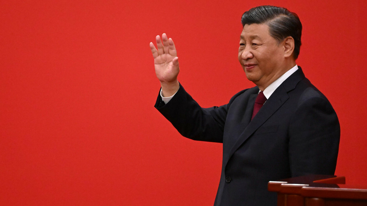 Xi Jinping. Jak przywódca Chin stał się "przewodniczącym wszystkiego"