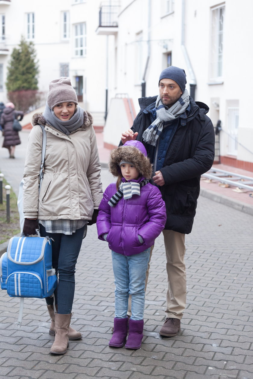 Inga, Szymon i Hania na podwórku