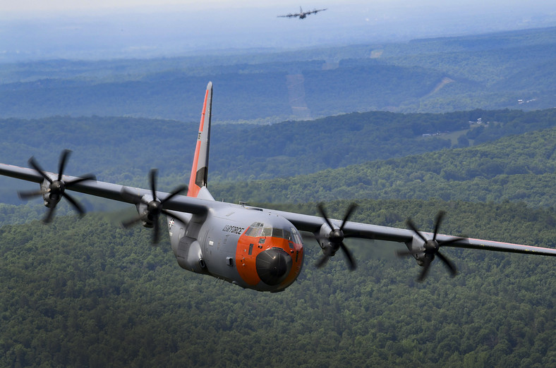 C-130J Super Hercules w czasie lotu nad USA