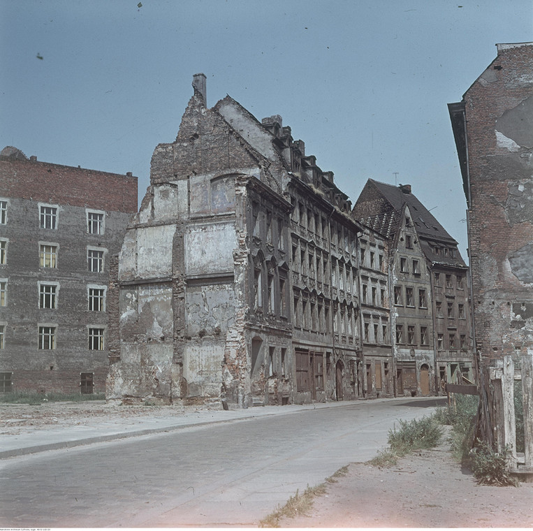 Wrocław, zrujnowane kamienice, 1968 r.
