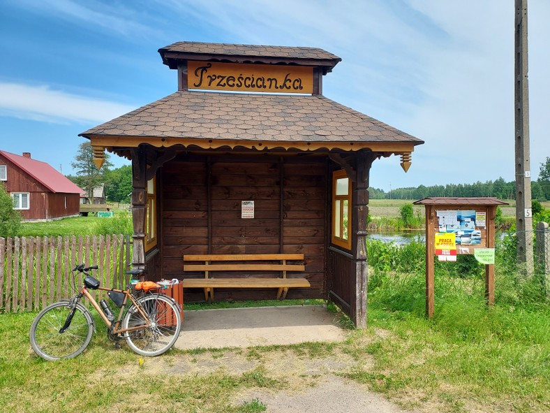 Przystanek autobusowy w Trześciance