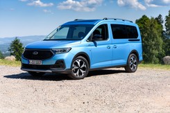 Nowy Ford Tourneo Connect z Polski tańszy niż VW. Ten silnik zaskoczy spalaniem