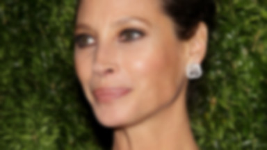 48-letnia Christy Turlington wciąż jest piękna!