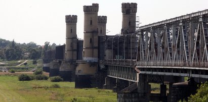 Pożar zabytkowego mostu w Tczewie