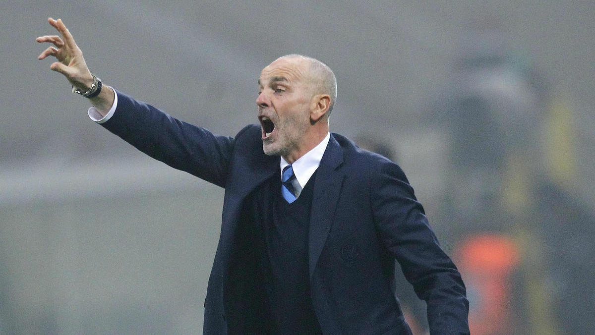 Inter powoli odbija się od dna. W środę wygrał trzeci ligowy mecz z rzędu, pewnie ogrywając Lazio 3:0. Drużyna coraz lepiej radzi sobie pod wodzą trenera Stefano Piolego, który w trakcie sezonu zastąpił Franka de Boera.
