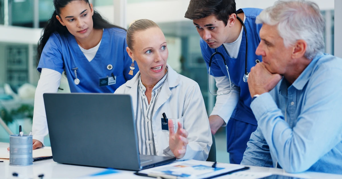 Zwrot ws. wynagrodzeń dla lekarzy, pielęgniarek i psychologów. "Podwyżki od 1 stycznia"