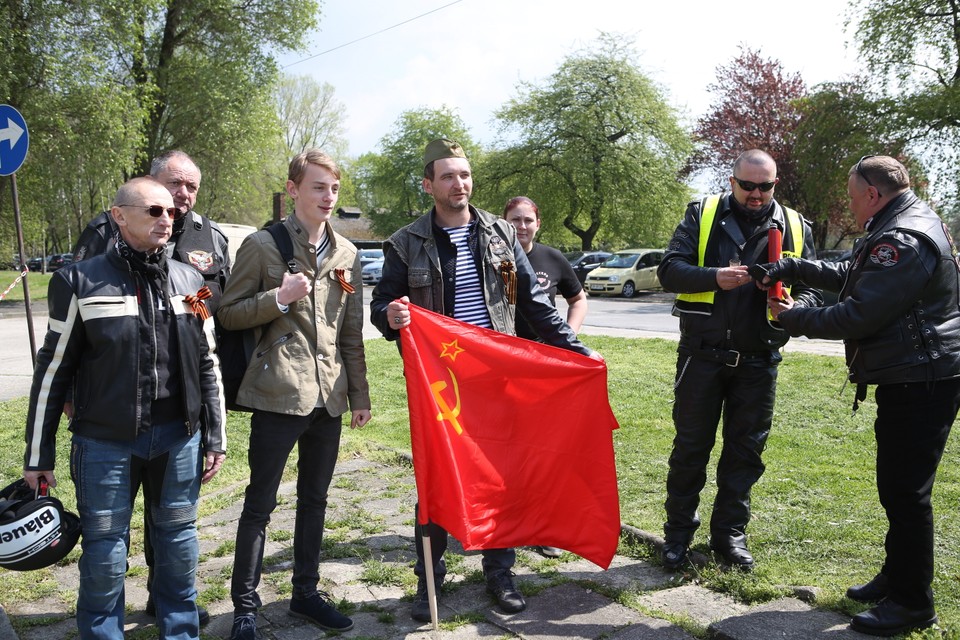 OŚWIĘCIM MUZEUM AUSCHWITZ MOTOCYKLIŚCI (Polscy i rosyjscy motocykliści)