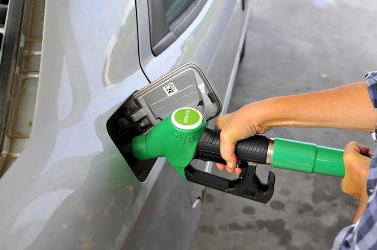 Ponovo nova cena goriva na pumpama? Poskupljenja imamo i po tri puta nedeljno, litar evrodizela sada košta 163 dinara, a nove okolnosti mogle bi doneti i dodatne promene
