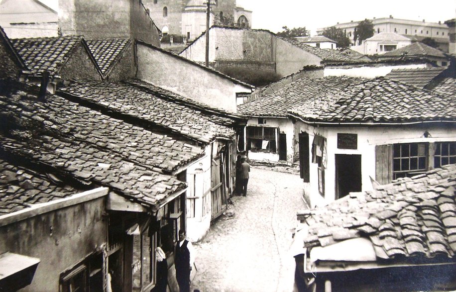 Stare Skopje, dzielnica bazarowa – Čaršija, Narodowe Archiwum Republiki Macedonii Północnej – Oddział Skopje, domena publiczna, autor fotografii nieznany