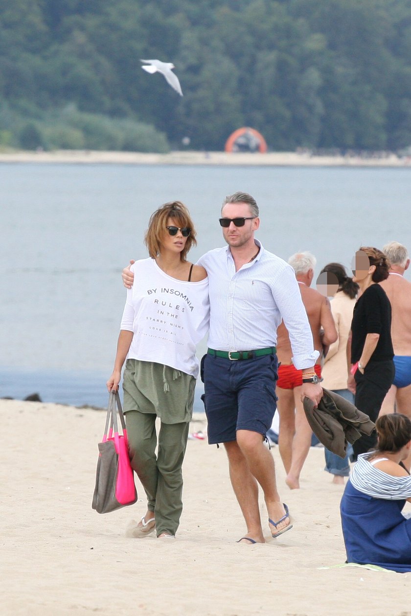 Edyta Górnika i Piotr Schramm na plaży