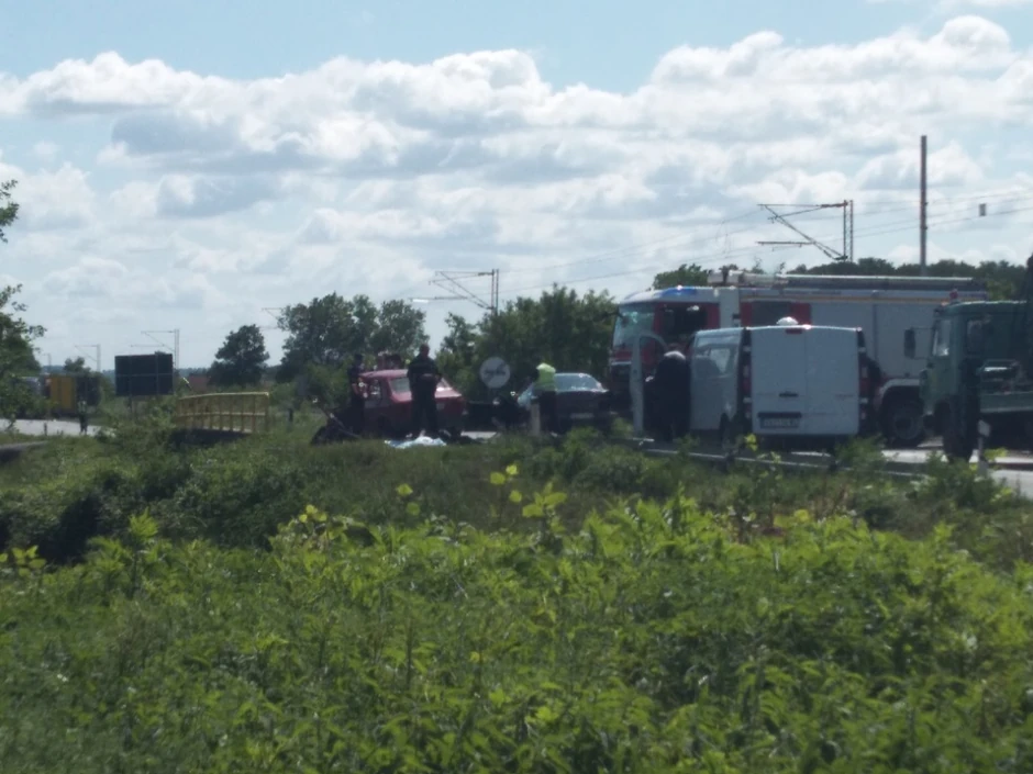 Dve osobe su nastradale u teškoj nesreći