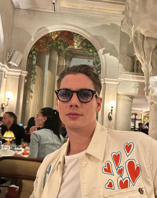 Sam musí bojovať so smrteľným ochorením.