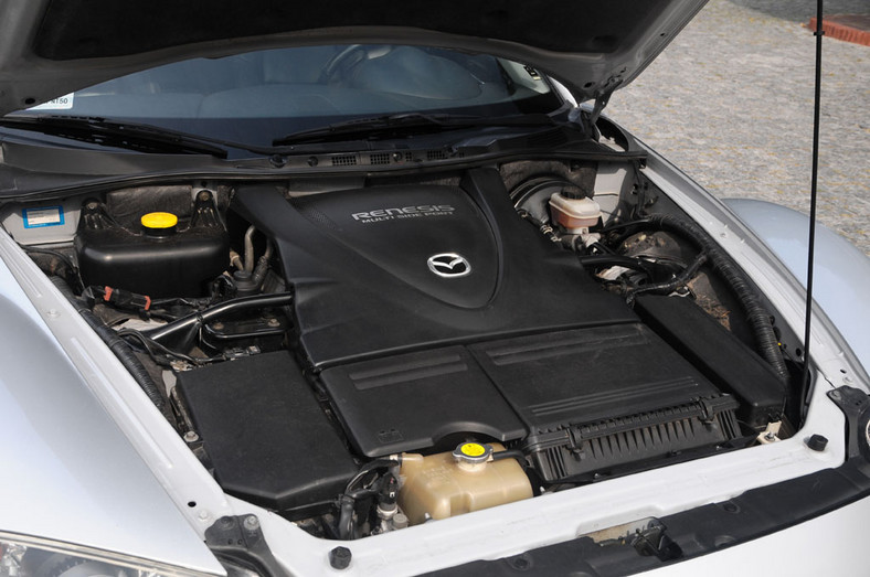 Mazda RX-8: Generator kosztów czy adrenaliny?