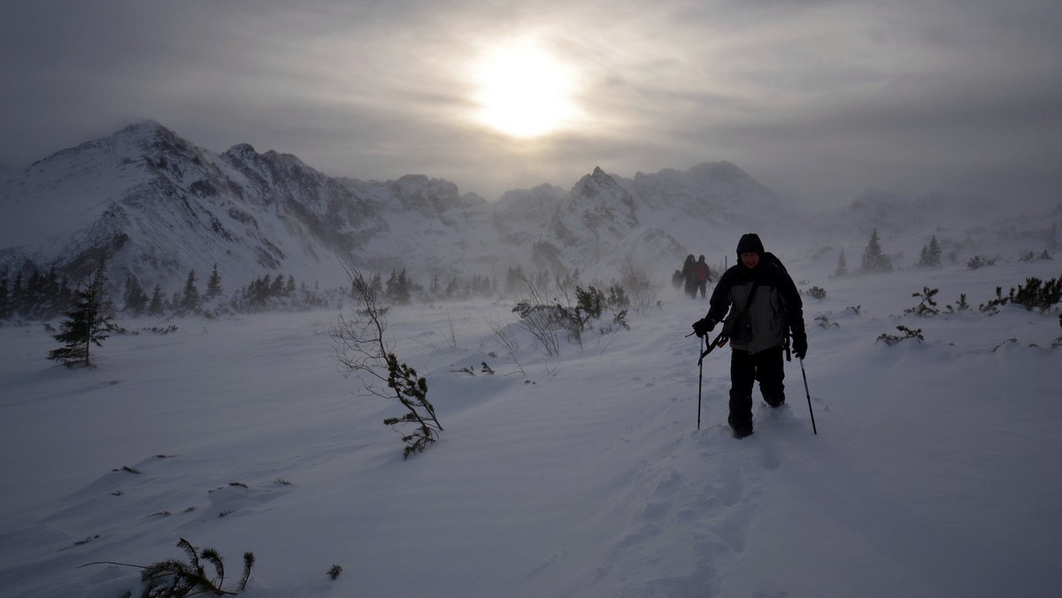 Bardzo trudne warunki turystyczne i zagrożenie lawinowe w Tatrach