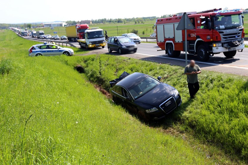 Wypadek limuzyny BOR. Ranny jeden z funkcjonariuszy