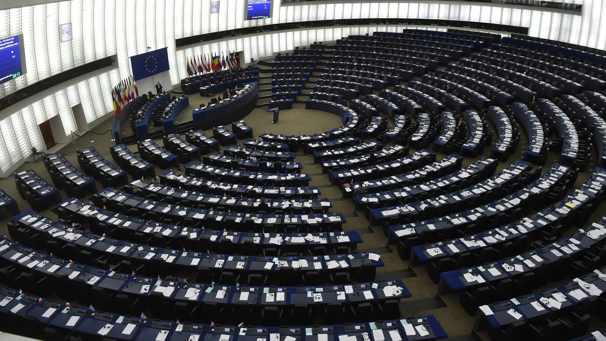 Frakcja lewicowa w Parlamencie Europejskim zgłosiła kilka poprawek do projektu rezolucji o sytuacji w Polsce związanej z kryzysem wokół Trybunału Konstytucyjnego. Chce dodać do dokumentu zapisy dotyczące mi.in. propozycji zaostrzenia przepisów o aborcji.