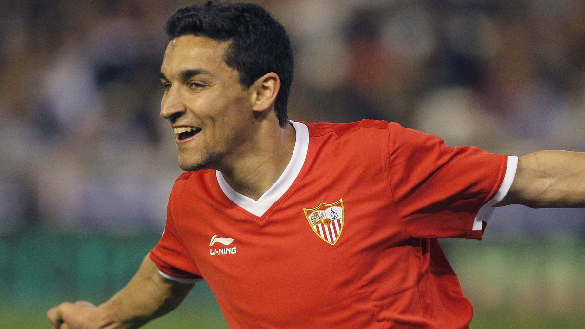W meczu 25. kolejki Primiera Division Sevilla odniosła niezwykle prestiżowe zwycięstwo pokonując 2:1 na Estadio Mestalla trzecią w tabeli Valencię. Dla gości strzelali Medel oraz Navas, a jedyną bramkę dla Nietoperzy zdobył Tino Costa.