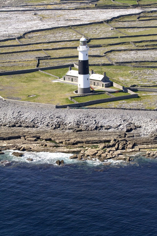 Irlandia - Wyspy Aran - Latarnia morska na Inishmore