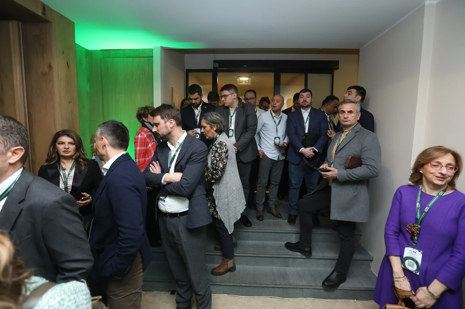 Gužva pred zvanični početak "Look Up 2"