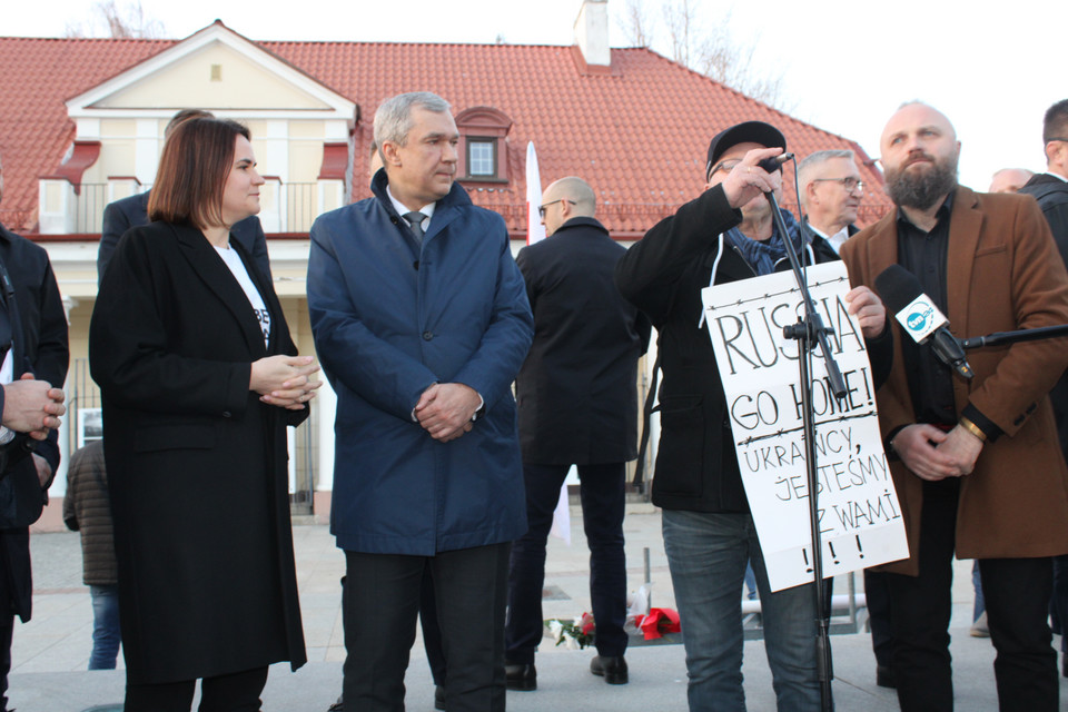 Dzień Wolności Białorusi w Białymstoku. W spotkaniu z diasporą białoruską wzięli udział Swiatłana Cichanouska i Paweł Łatuszka, 25.03.2022