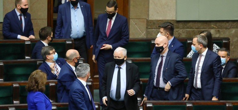 Burzliwy dzień w Sejmie. Protesty na ulicach Warszawy [RELACJA]