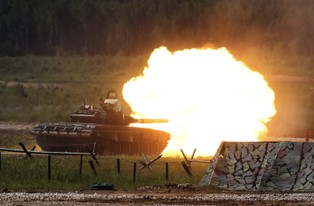 Moskwa pręży muskuły. Oto rosyjski sprzęt wojskowy w akcji [ZDJĘCIA]