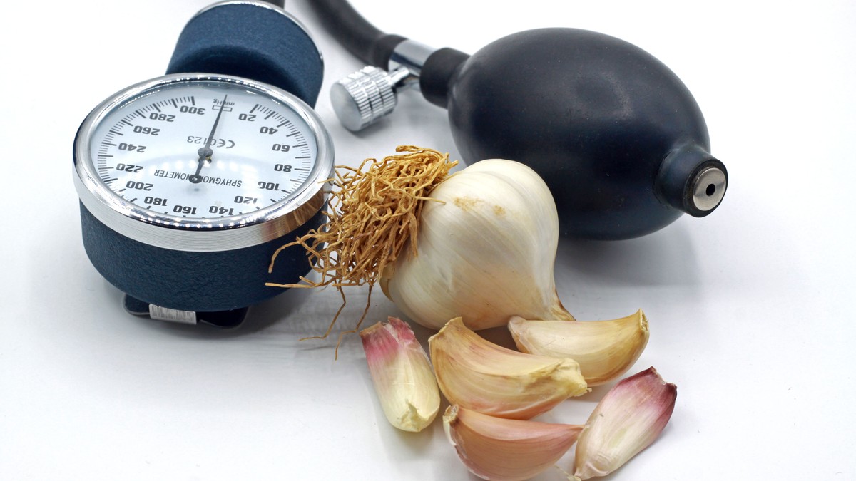 Beli luk ima blagotvorne efekte na zdravlje srca i krvni pritisak