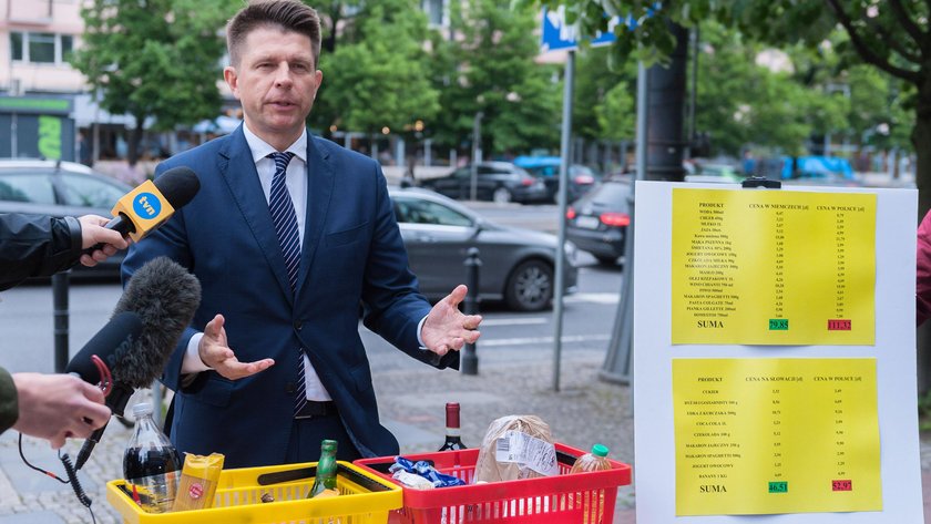 Petru porównał zakupy w Polsce z zakupami w euro na Słowacji.