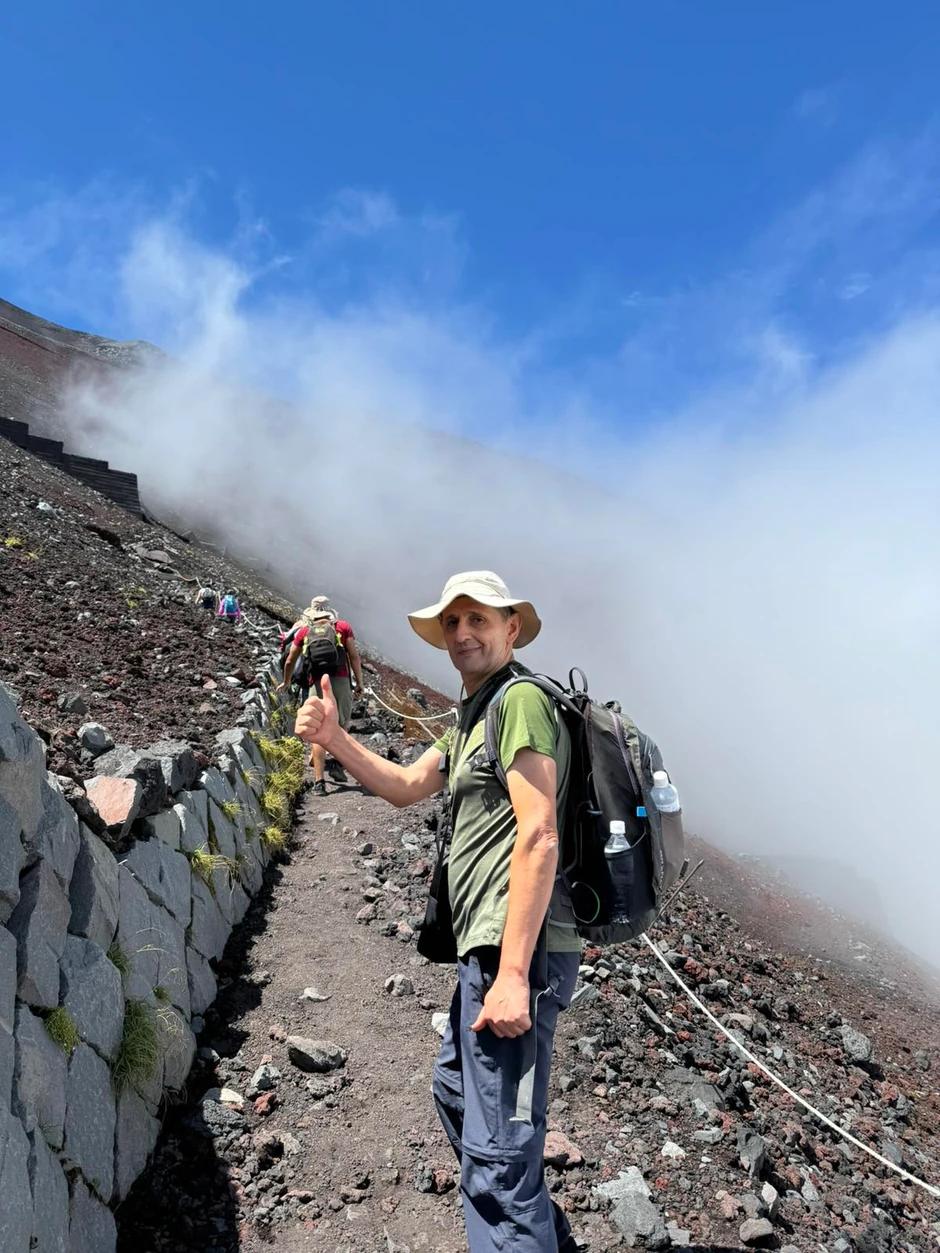 Dragiša Stojković i njegova ćerka Dragana Stojković popeli se na vrh Fudžija