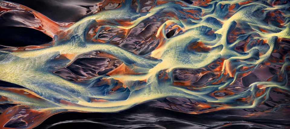 Fotograf Roku i zwycięskie zdjęcie w kategorii Open / Natura / Krajobraz - "Dragonfire", rzeki warkoczowe Południowej Islandii, Mieke Boynton (Australia)