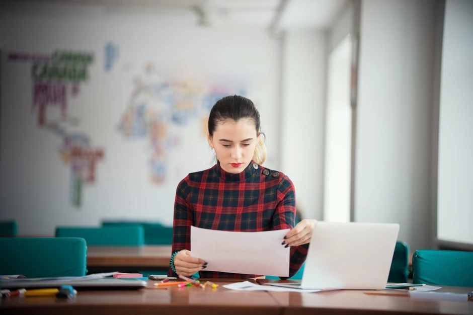 Prosečna plata ekonomiste menadžera ide do 90.556 dinara