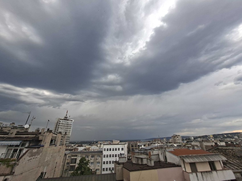 nebo oblaci nevreme oluja