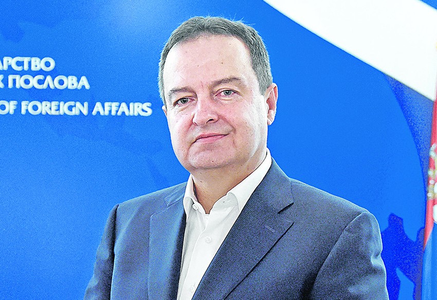 Što se tiče Dačića, večeras krećemo u kampanju. Poznato je da se mi nikada nismo borili za funkcije