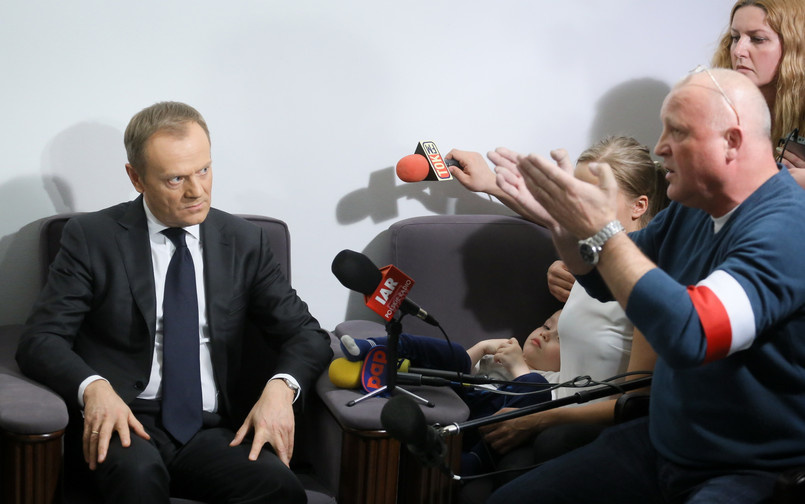 Donald Tusk w Sejmie na spotkaniu z rodzicami niepełnosprawnych dzieci