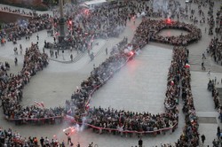 Żywy Znak dla Powstania Warszawskiego. Stolica oddała hołd