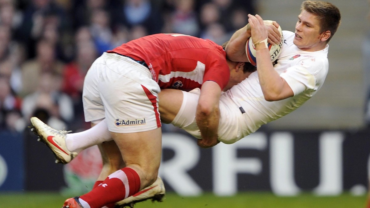 To miał być jeden z najciekawszych meczów tej edycji Pucharu Sześciu Narodów i takim niewątpliwie był. Choć na Twickenham padło tylko jedno przyłożenie okazało się ono decydujące, a całe spotkanie toczyło się w dobrym tempie i trzymało w napięciu. Z końcowym gwizdkiem ręce w górę mogła wyrzucić tylko jedna drużyna i po raz trzeci w tej edycji była to Walia, która pokonała Anglię 19:12 (6:9), sięgając po Triple Crown.