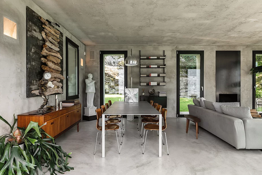 L’intérieur est moderne, chic et luxueux. 