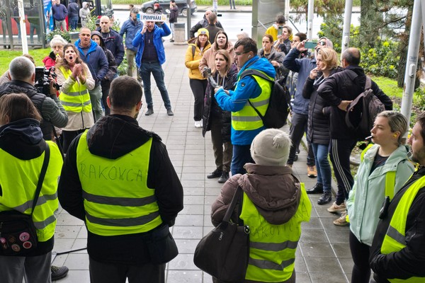 432765_auto01-foto-i-milicevic