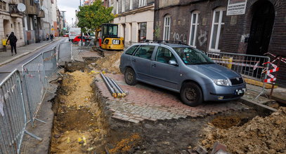 Najpierw Łódź, teraz Katowice. Kolejne "uwięzione" auto. Tym razem obeszło się bez betonu [ZDJĘCIA]