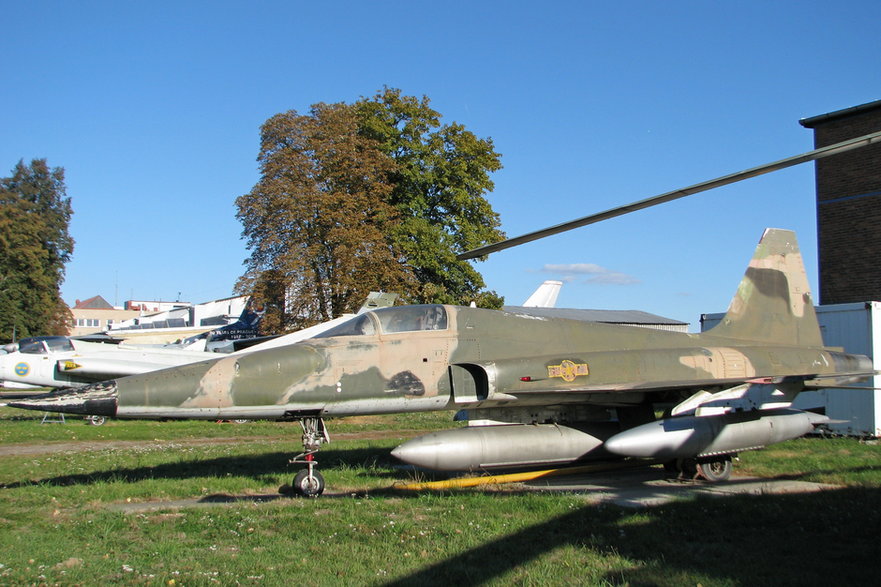 Przekazany Czechosłowacji do badań F-5E Tiger II, który obecnie stanowi eksponat muzeum lotniczego w Pradze. Samolot zachował swój oryginalny kamuflaż i nosi malowanie lotnictwa Socjalistycznej Republiki Wietnamu.
